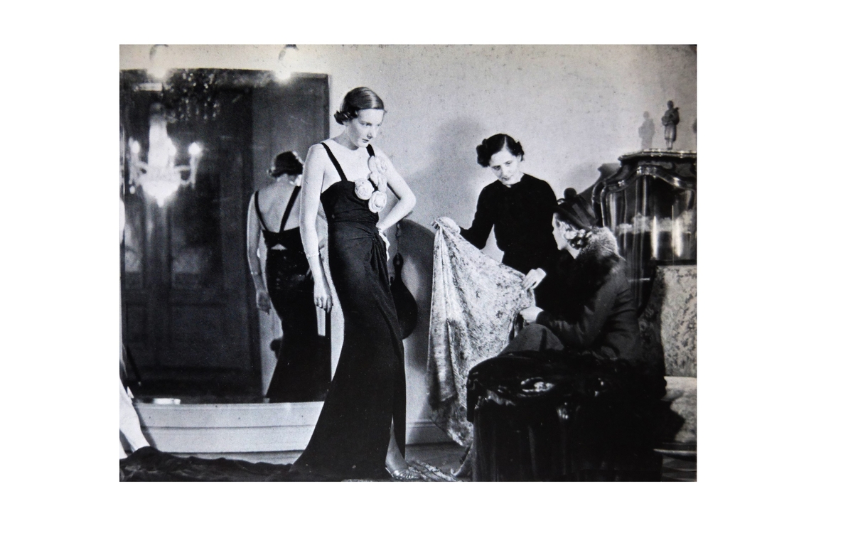Des créateurs aux petites mains : les métiers de la haute couture parisienne