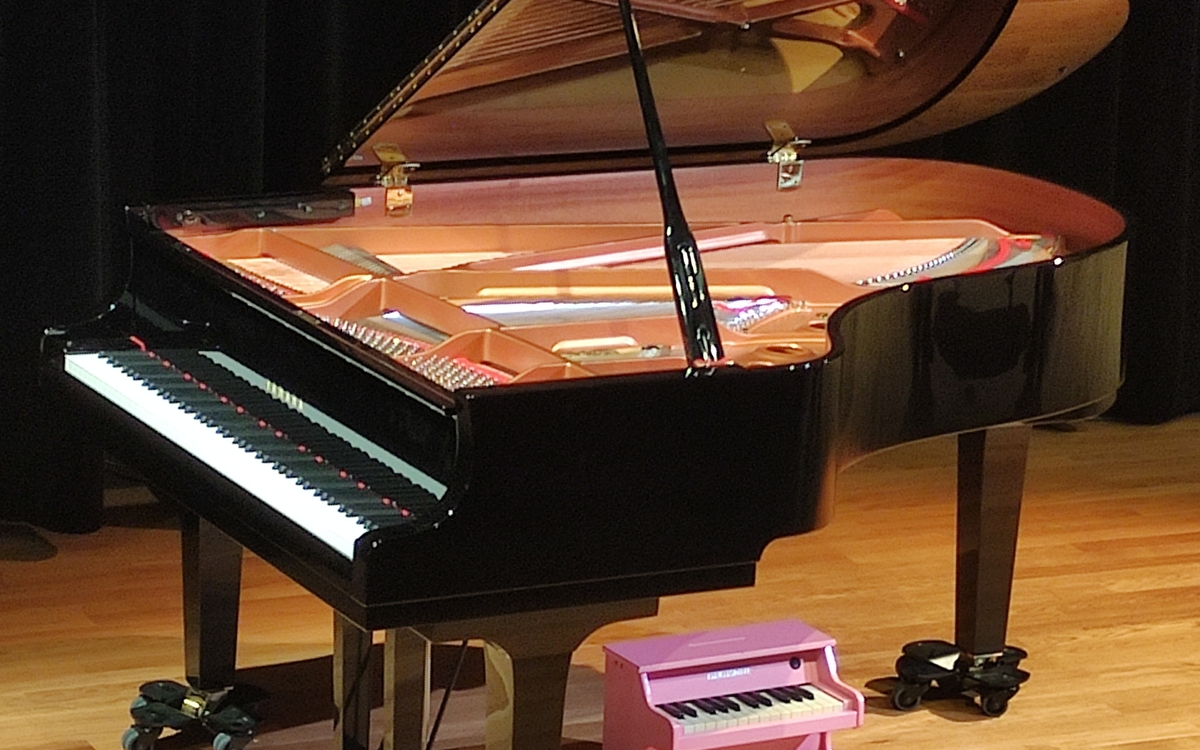 Le piano de Margot : Que le spectacle commence !
