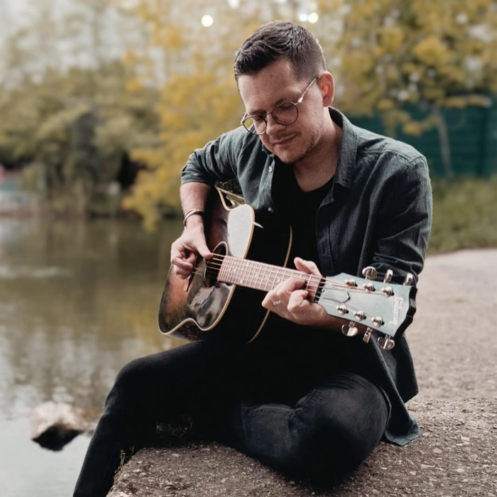 Concert folk avec Clemt dans un jardin à Vivoin – 18 juillet