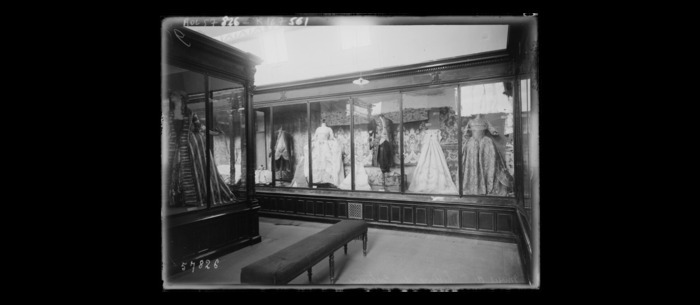 La base numérique "La mode au musée, une histoire française"