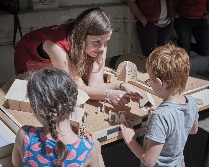 Le quartier des archéologues Inrap sous la halle d'Huriel