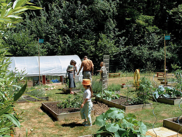 Atelier Esquisses et croquis dans le jardin de la Maison de l'Environnement