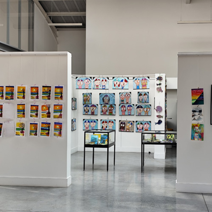 Exposition des ateliers enfants par l'association Arts Plastiques
