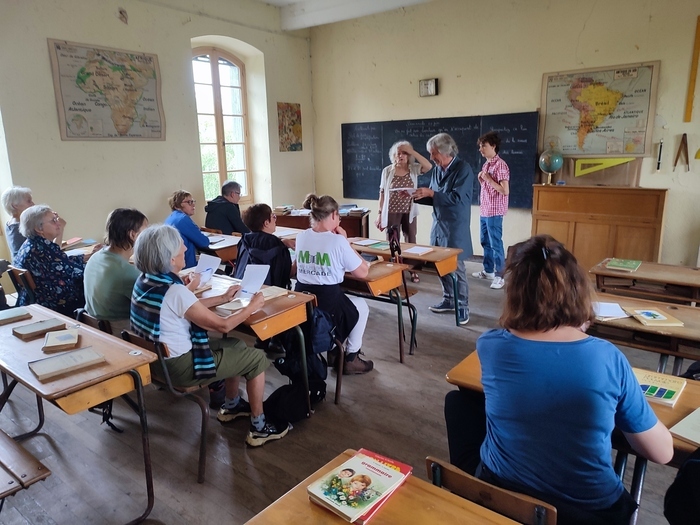 Visitez l'ancienne école du village de Teulières !