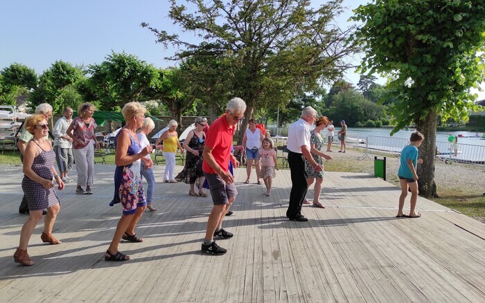 Guinguette en bord de Seine