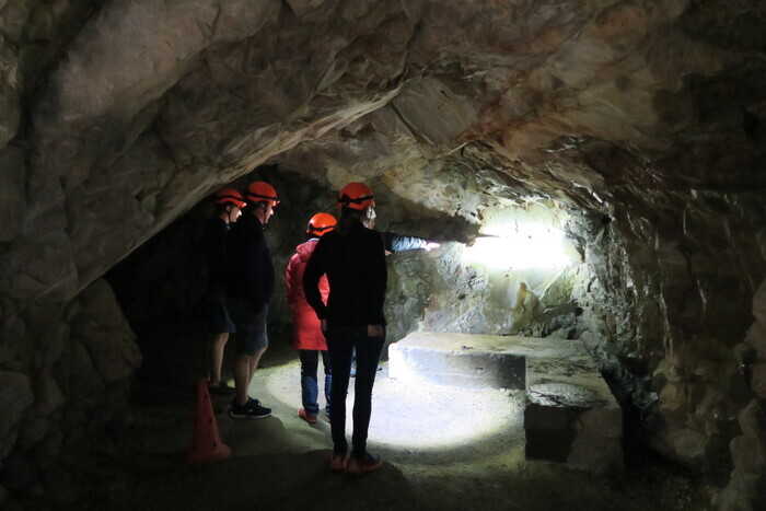 Visite guidée : spéléologie à la batterie du Roule