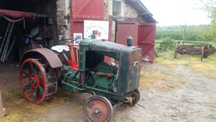 Exposition de tracteurs anciens