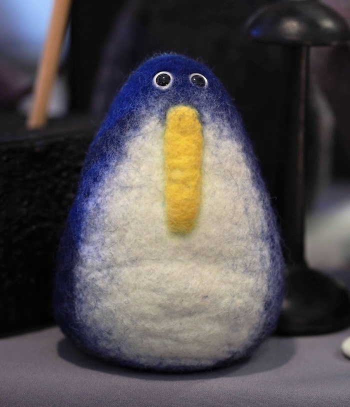 Atelier feutrage en volume : pingouin, cache-pot ou luminaire