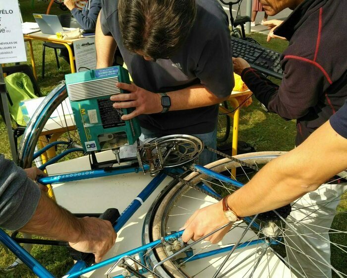 Stand Dérailleurs Caen sur l'esplanade Tocqueville