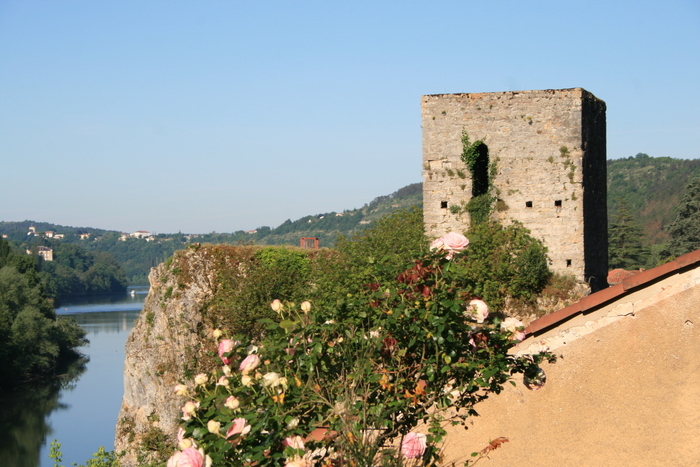 De la tour au moulin de Laroque-des-Arcs