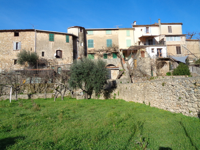 Tours et détours, les fortifications de Cabasse au Moyen-Age