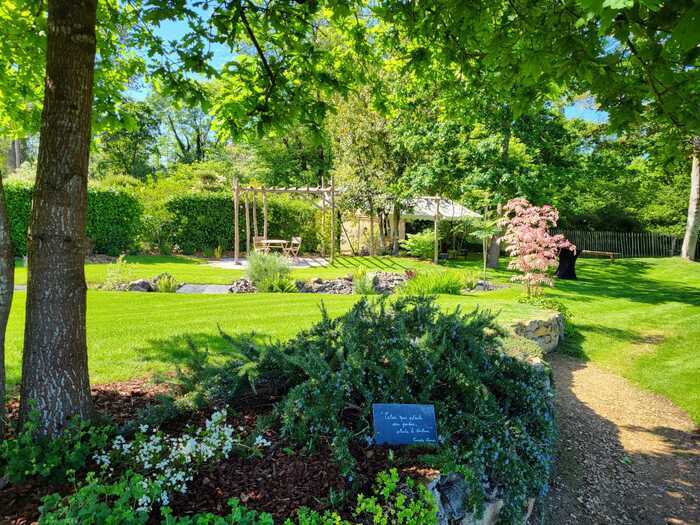 Partez à la découverte des chemins de notre jardin d’exposition.