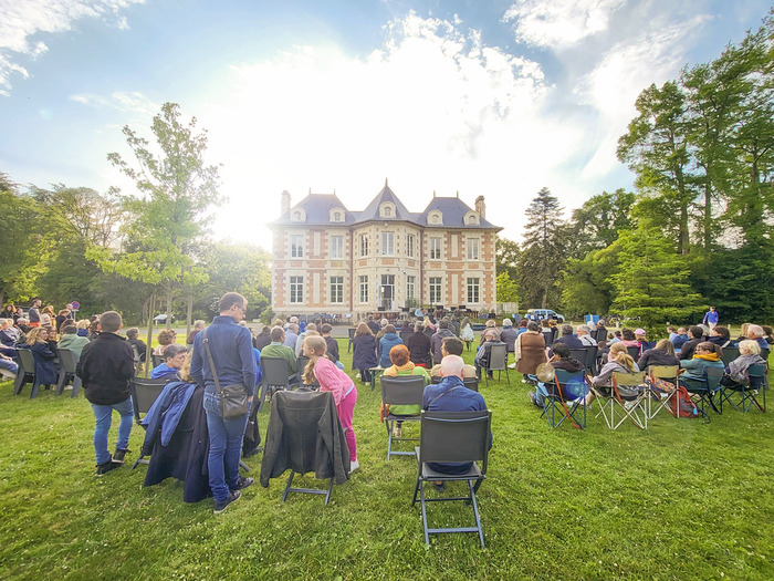 Concert en plein air au château de la Plinguetière