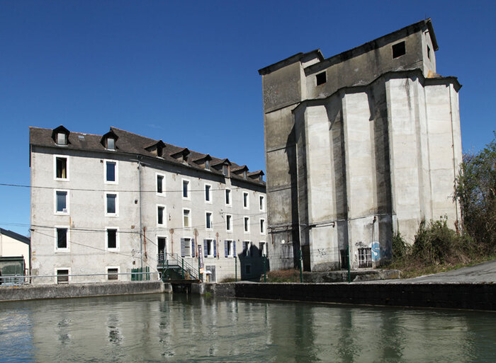 Exposition collective "La métamorphose des fluides" dans une ancienne Minoterie