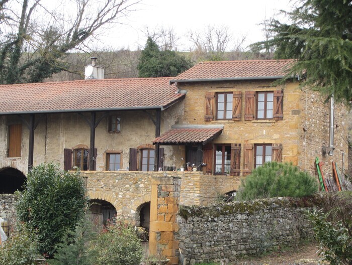 Tours et détours au pays des Pierres dorées