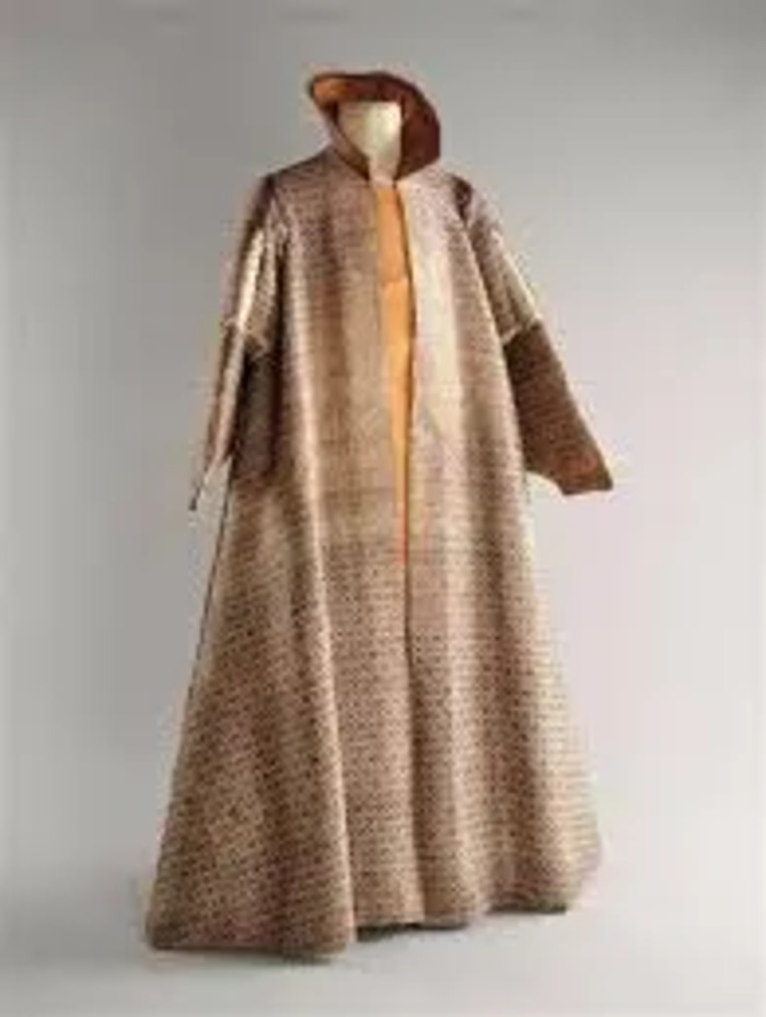 Tunique, couvre-chef, soie, plume : une mode méditerranéenne à la Renaissance ?