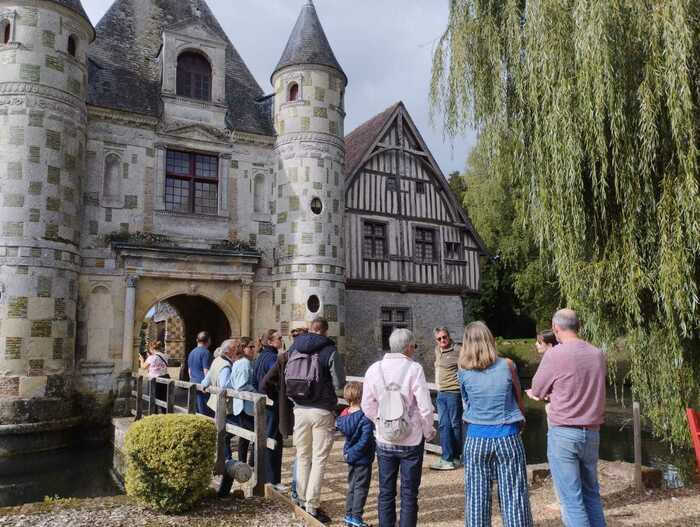 Visite guidée sensorielle au château de Saint-Germain de Livet !