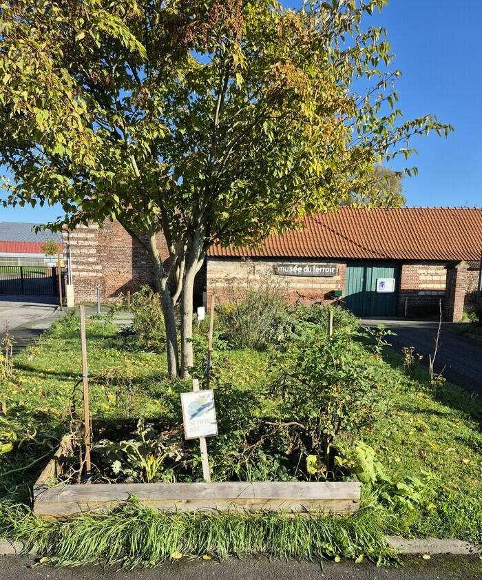 Balade à pied autour des jardins du Musée du Terroir