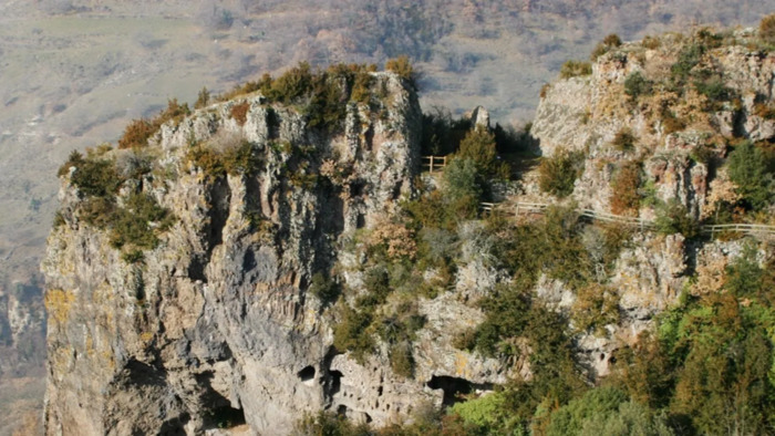 Visite commentée "Les Balmes de Montbrun. Archéologie d'un habitat médiéval troglodytique"