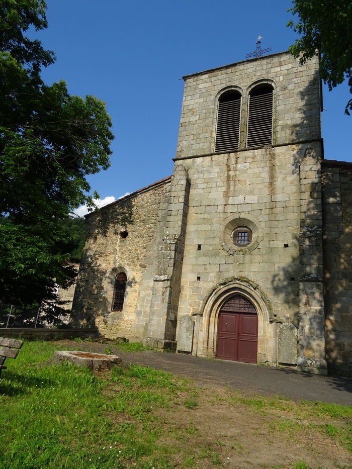 Visite de l’Église Saint-Jean-Baptiste d'Olmet et la pierre à légende du "Pied du Bœuf"