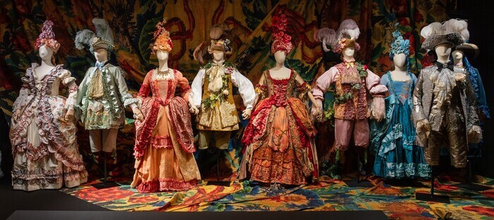 Costumes de Christian Lacroix – Marie-Antoinette, de l’avant-garde à l’avant-scène