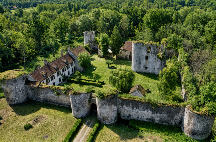Dans les coulisses du Mez : fouilles, histoire et ateliers pédagogiques